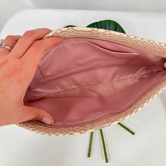 Snakeskin Python Pattern White Gray Turn Lock Zip Adjustable Wristlet Clutch - Picture 8 of 11